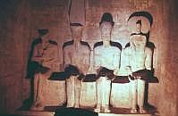 Abu Simbel: Der Groe Tempel - Statuen im Allerheiligsten v.l.n.r.: Ptah, Amun-Re, der vergttlichte Ramses II., Re-Harachte