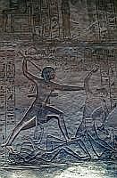 Abu Simbel: Der Groe Tempel - Ramses II. ttet einen Libyer
