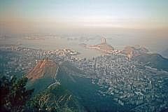 Christus-Statue Cristo Redentor: Blick von der Aussichtsplattform auf Rio