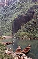 Provinz Guizhou: Wuyang-Fluss - Die typischen Boote der Miao