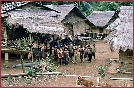 Nam Ou aufwrts: Akha-Dorf