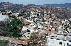 Taxco: Im Mittelpunkt die Kirche der Heiligen Santa Prisca