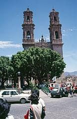 Taxco: Kirche der Heiligen Santa Prisca im Kolonial-Barock