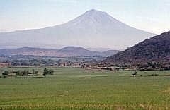 Auf dem Weg nach Oaxaca: Landschaft mit Popocatepetl