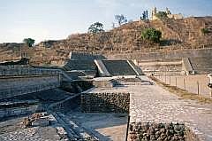 Cholula: Ausgrabungen an der Seite der Pyramide