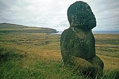 Moai Tukuturi, der kniende Moai