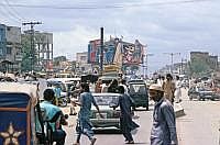 Rawalpindi: Bis zur Fertigstellung des Regierungssitzes in Islamabad war Rawalpindi von 1958 bis in die 1960er Jahre provisorischer Sitz der pakistanischen Regierung. Die Industriestadt hat heute 1.400.000 Einwohner.