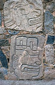 Relief am Tempel in Sechin: abgeschlagene Kpfe