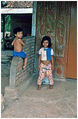 Dorf Mayong: Kinder