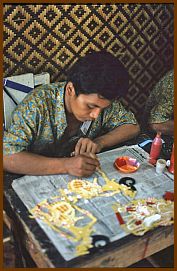 Yogyakarta - Wayang Kulit Figurenherstellung