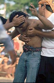 Mataram: Verletzter im Peresehan-Kampf