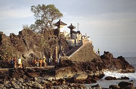 Senggigi: Der Hindu-Tempel Batu Bolong