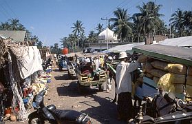 Cidomos vor dem Markt in Barabali