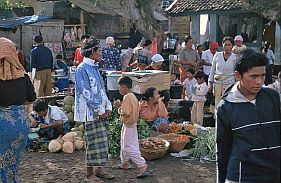 Tanjung Luar: Normaler Markt