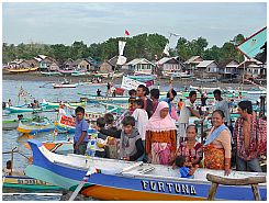 Tanjung Luar - Geschm�ckte Boote