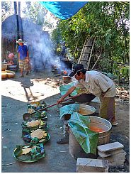 Hochzeitsvorbereitungen bei Suranadi: Die Mnner kochen