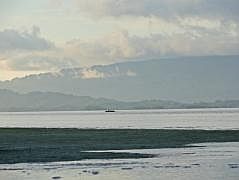 Blick von der Insel Rani nach Supiori