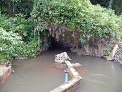 Hhlenfluss, wird zur Wasserversorgung von Biak genutzt