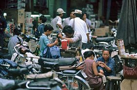 Saigon: Hndler auf den Brgersteigen