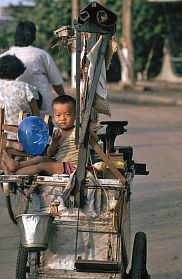 Saigon: Kind einer Straenhndlerin