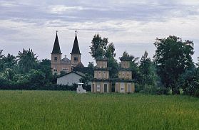 Kirche und Tempel