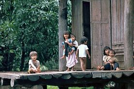 Ede-Dorf Tom Tua: Kinder