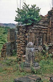 Ruinen von My Son - Lingam