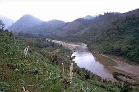 Am Dakrong-Fluss
