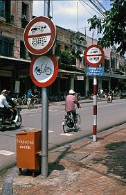Hanoi: Verbotsschild fr Cyclo