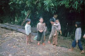 Hoa Binh: Kinder der Muong