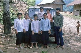 Dorf der Weien Thai: Familie des Polizisten